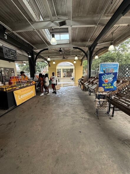 More Photos Of 4 French Market pl, New Orleans Supermarket For Lease