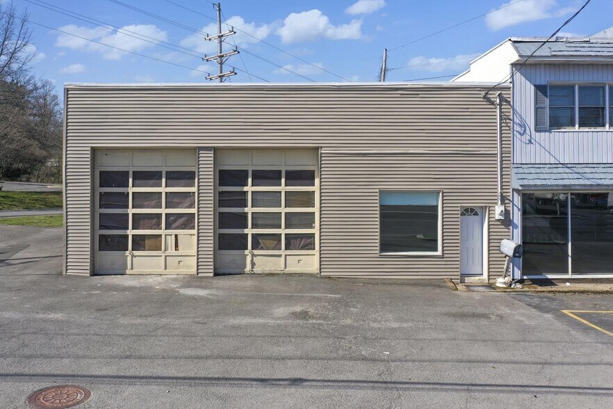 More Photos Of 178 Columbia Tpke, Rensselaer Auto Repair For Sale