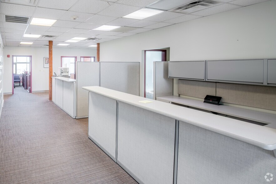 More Photos Of 45 Willard Ave, Providence Medical For Sale