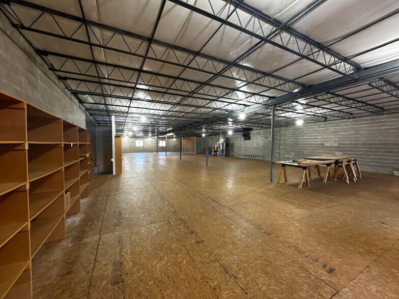 More Photos Of 2225 W Franklin St, Evansville Storefront For Sale