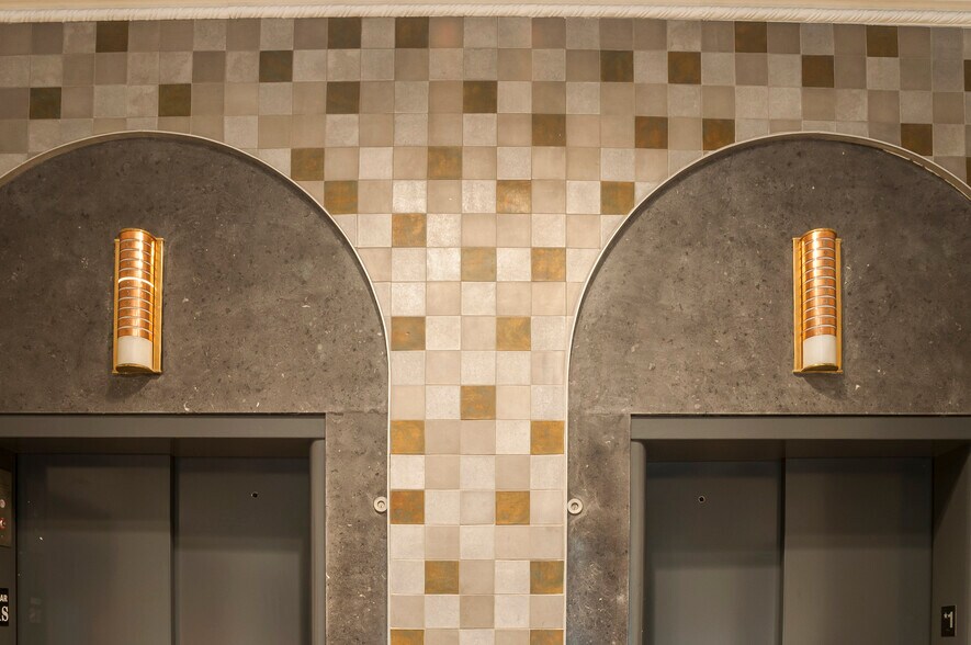 More Photos Of 328 S Jefferson St, Chicago Office For Lease