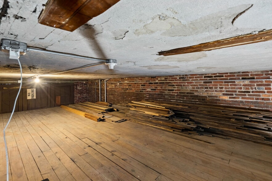 More Photos Of 3547 Kensington Ave, Philadelphia General Retail For Sale