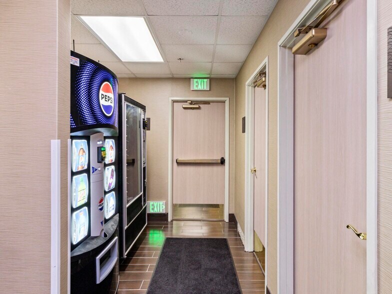 More Photos Of 2970 Idaho St, Elko Hotel For Sale