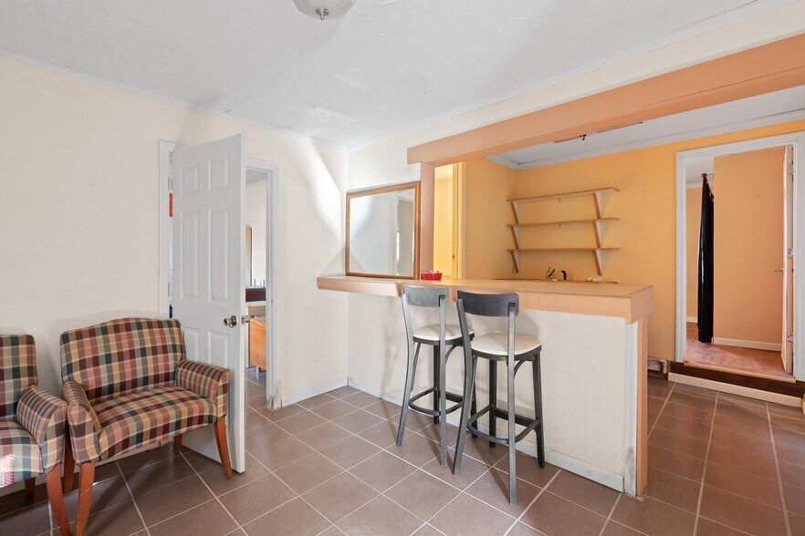 More Photos Of 607 Butts Mill Rd, Pine Mountain General Retail For Sale