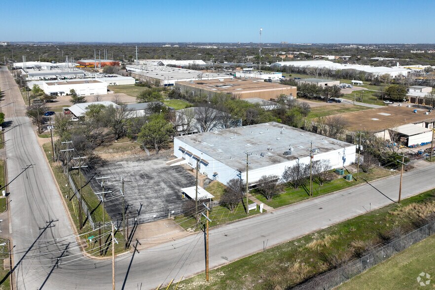 More Photos Of 4116 Cockrell Ave, Fort Worth Distribution For Lease