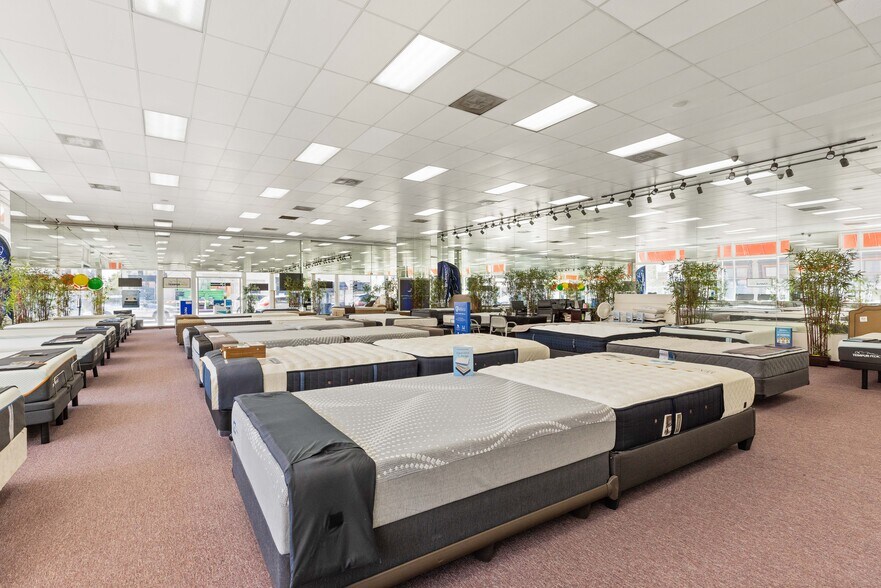 More Photos Of 937 E Colorado Blvd, Pasadena Storefront Retail Office For Lease