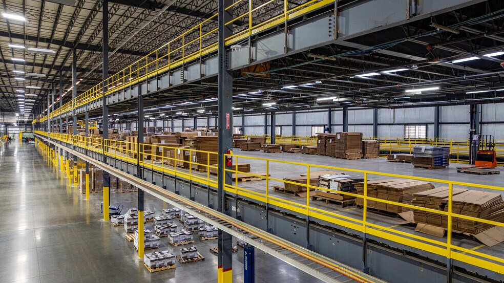 More Photos Of 830 GA-42, McDonough Distribution For Sale