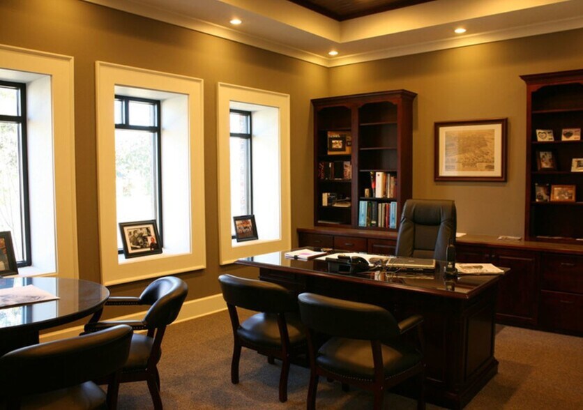 More Photos Of 801 W Romana St, Pensacola Office For Lease