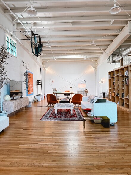 More Photos Of 1520 Center St, Houston Warehouse For Lease