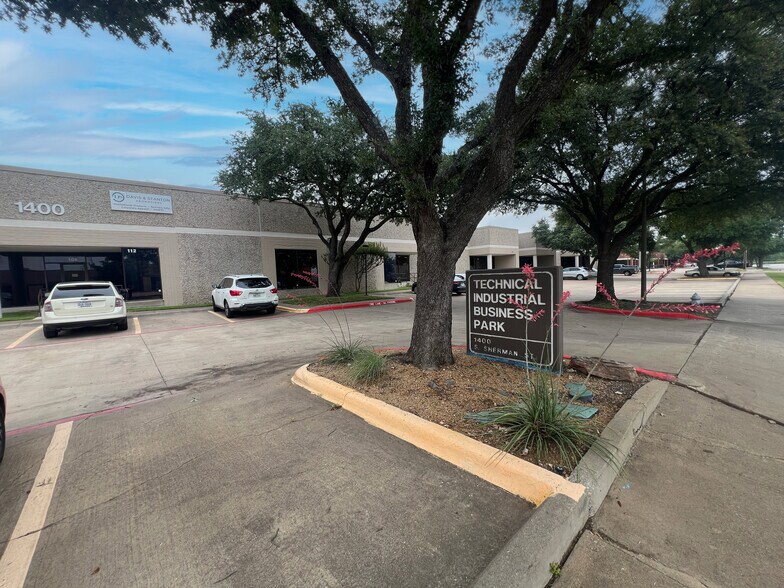 More Photos Of 1400 S Sherman St, Richardson Unknown For Lease