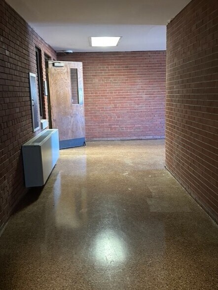 More Photos Of 200 E North St, Crown Point Office For Lease