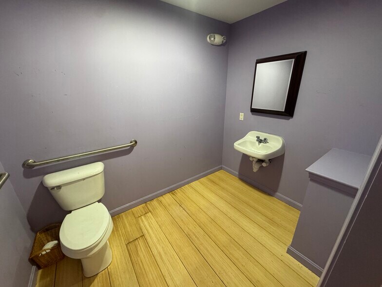 More Photos Of 307 Main St, Ogunquit Storefront For Lease