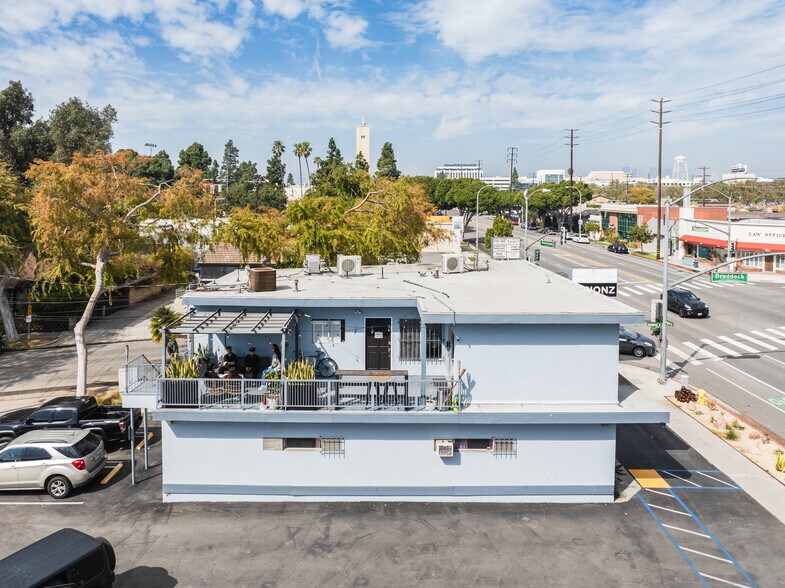 More Photos Of 4309-4315 Overland Ave, Culver City Office For Sale