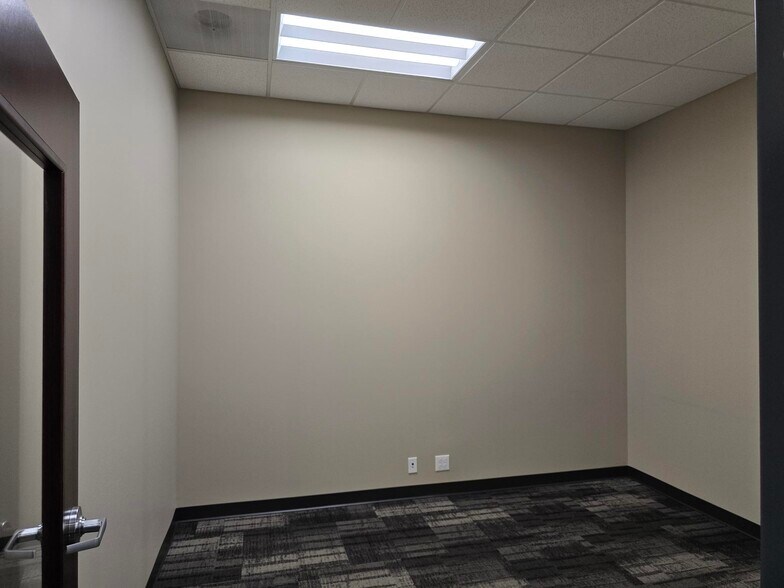 More Photos Of 3351 N Harlem Ave, Chicago Unknown For Lease