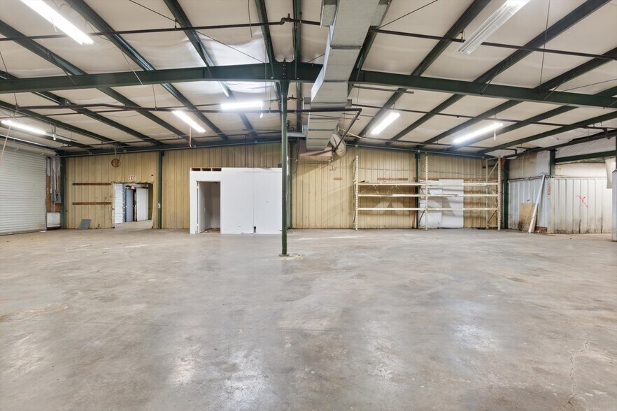 More Photos Of 1811-1813 Old Estill Springs Rd, Tullahoma Warehouse For Lease