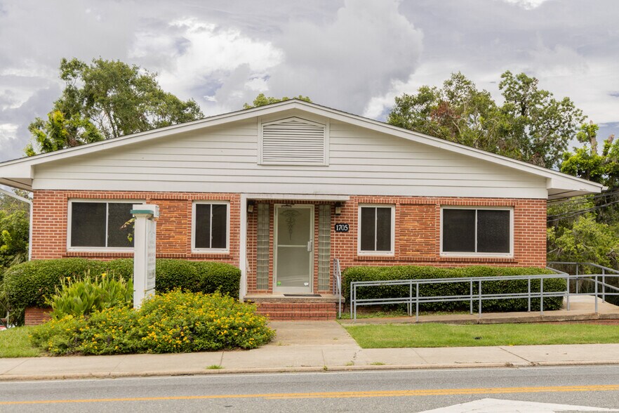 More Photos Of 1705 S Adams St, Tallahassee Medical For Sale
