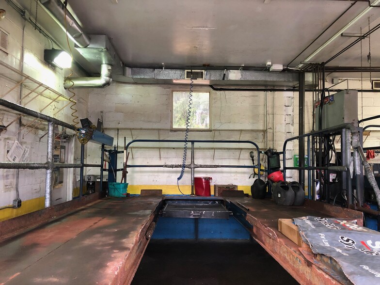 More Photos Of 5 Main St, Chester Auto Repair For Sale