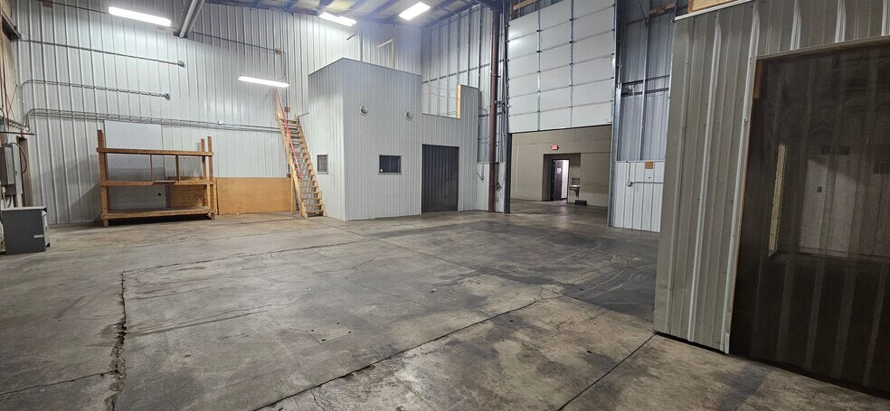 More Photos Of 3132 Louis Ave, Eau Claire Warehouse For Lease