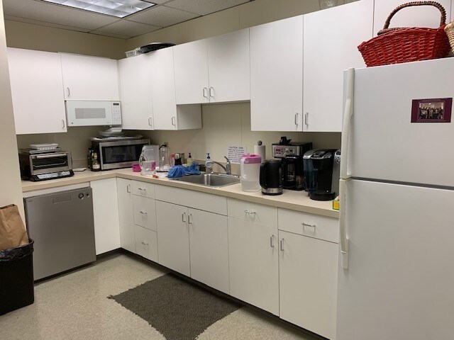 More Photos Of 43 Danbury Rd, Wilton Office For Lease