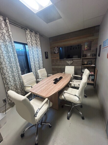 More Photos Of 4150-4154 W Broadway, Golden Valley Storefront For Sale