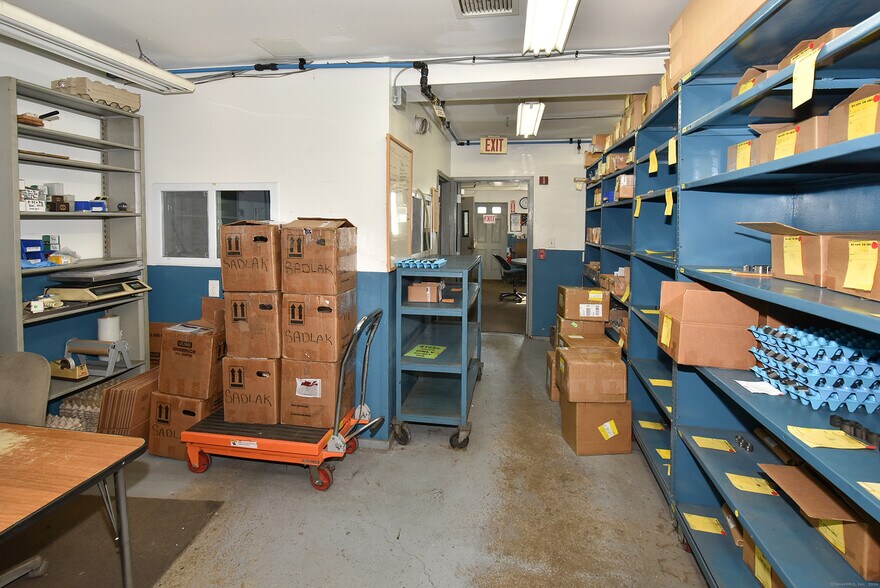 More Photos Of 712 Bread and Milk St, Coventry Manufacturing For Sale