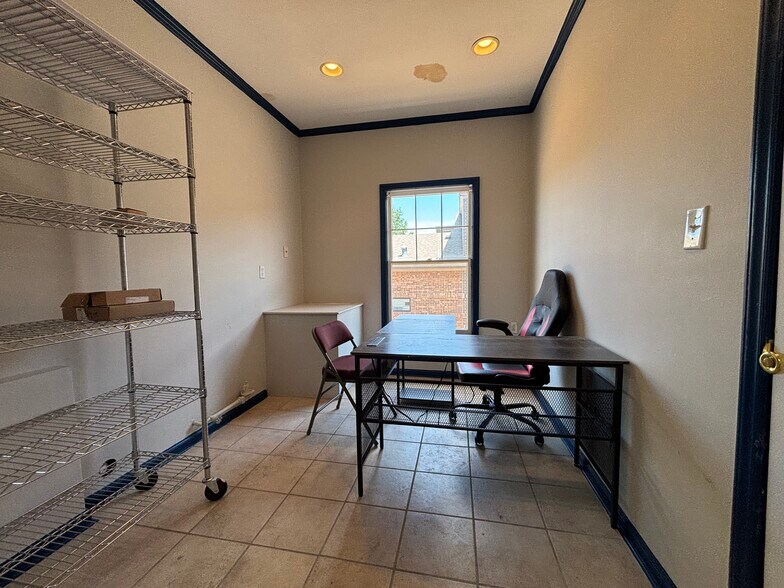 More Photos Of 1365 Westgate Center Dr, Winston-Salem Office For Sale