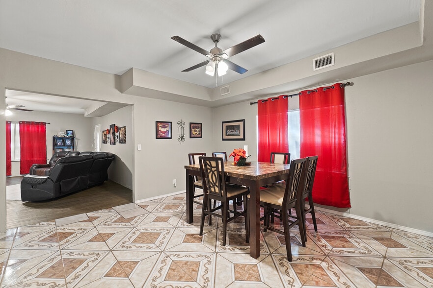 More Photos Of 142 S Val Verde Rd, Donna Apartments For Sale