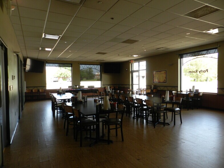 More Photos Of 309 E Main St, Carbondale Restaurant For Sale