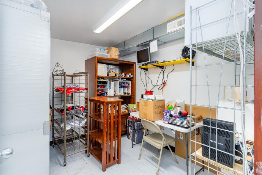 More Photos Of 2127-2129 W College St, Springfield Loft Creative Space For Sale