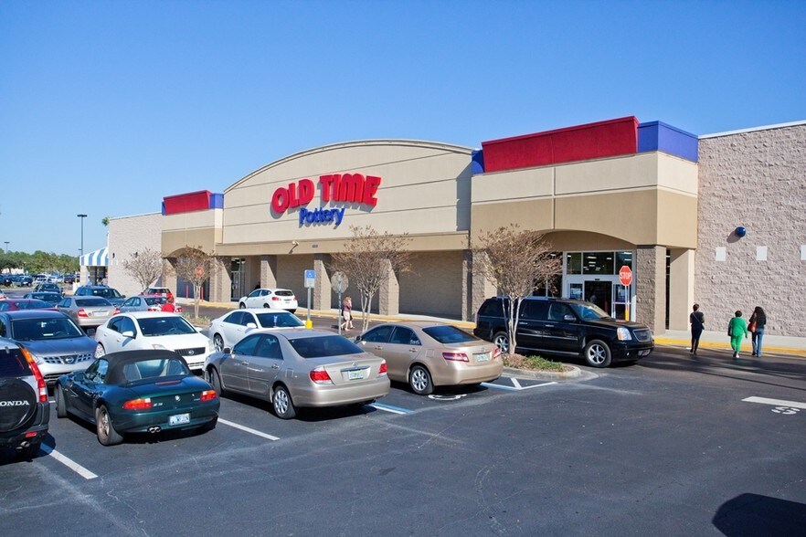 More Photos Of 8111-8481 John Young Pky, Orlando Unknown For Lease