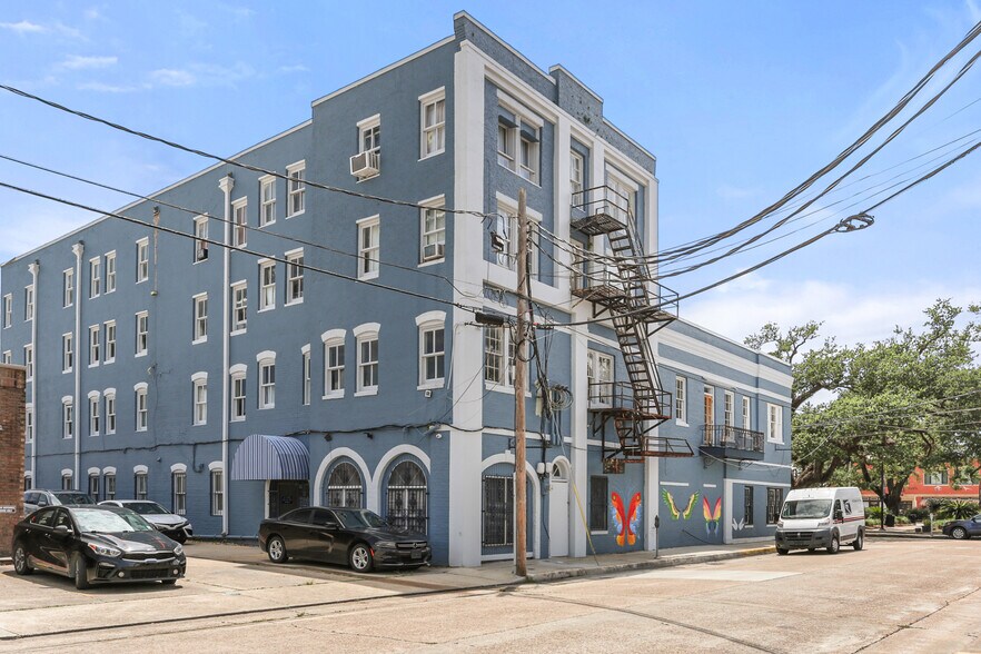 Primary Photo Of 309 Goode St, Houma Showroom For Sale