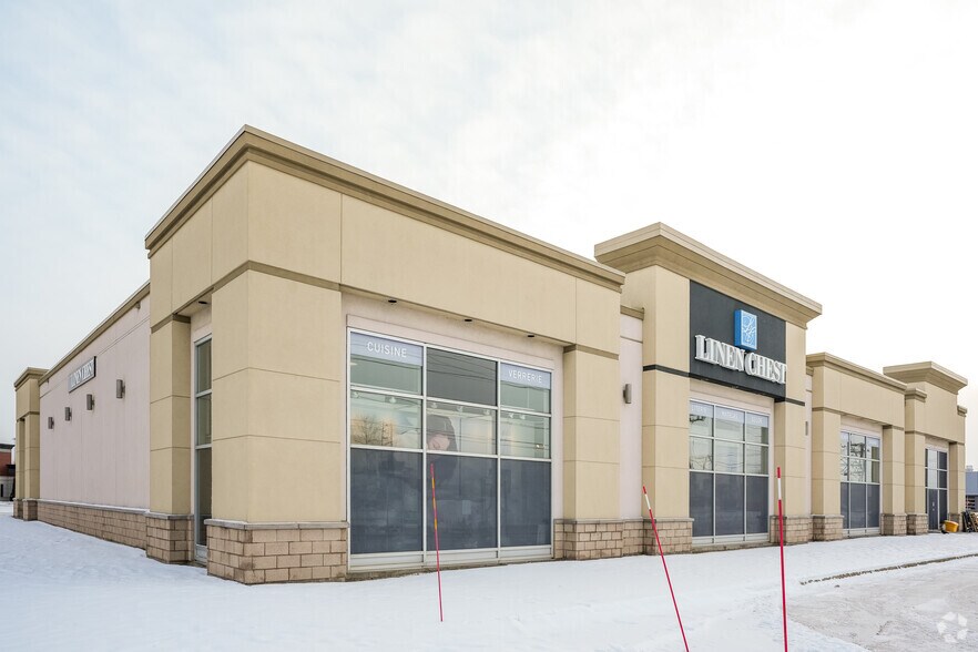 Primary Photo Of 5520 Boul des Gradins, Québec Freestanding For Sale