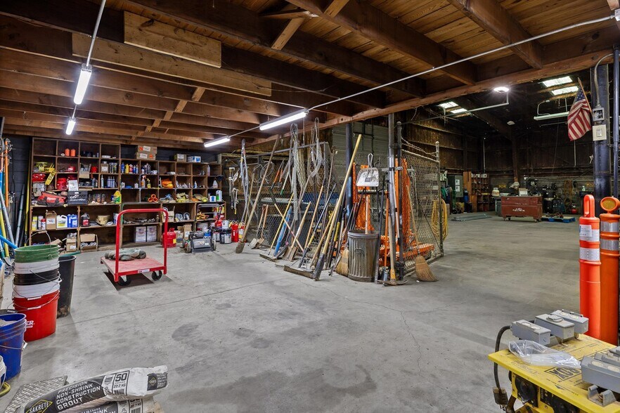 More Photos Of 1801 E 23rd St, Chattanooga Light Distribution For Lease