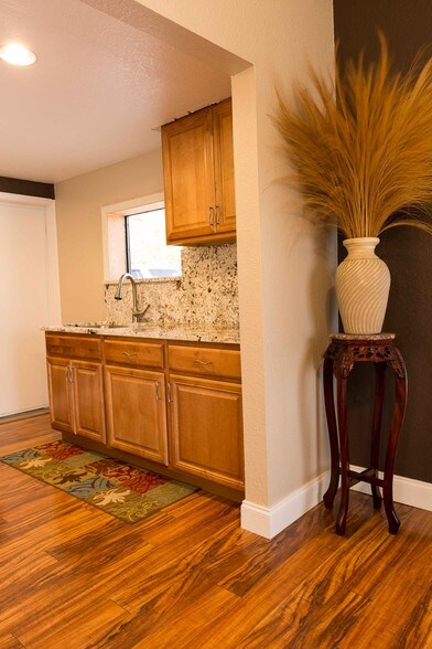 More Photos Of 4498 49th St N, Saint Petersburg Office For Sale