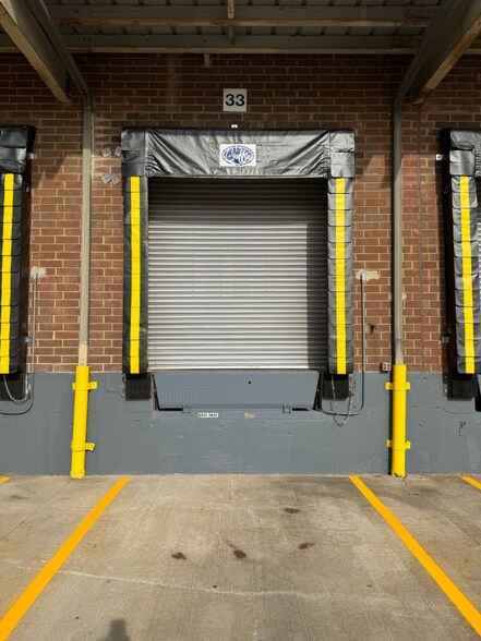 More Photos Of 7110 E Washington St, Mebane Distribution For Lease