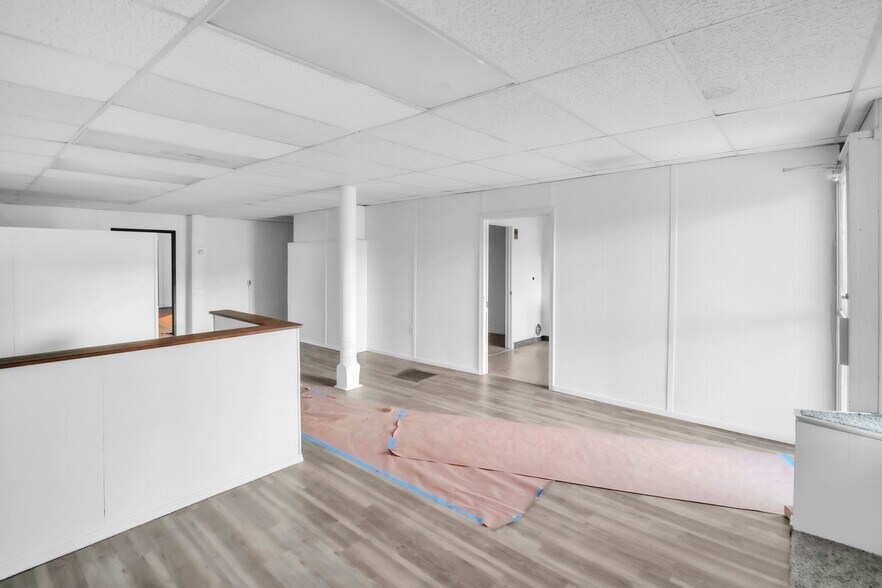 More Photos Of 1243 Michigan Ave, Bay City General Retail For Lease