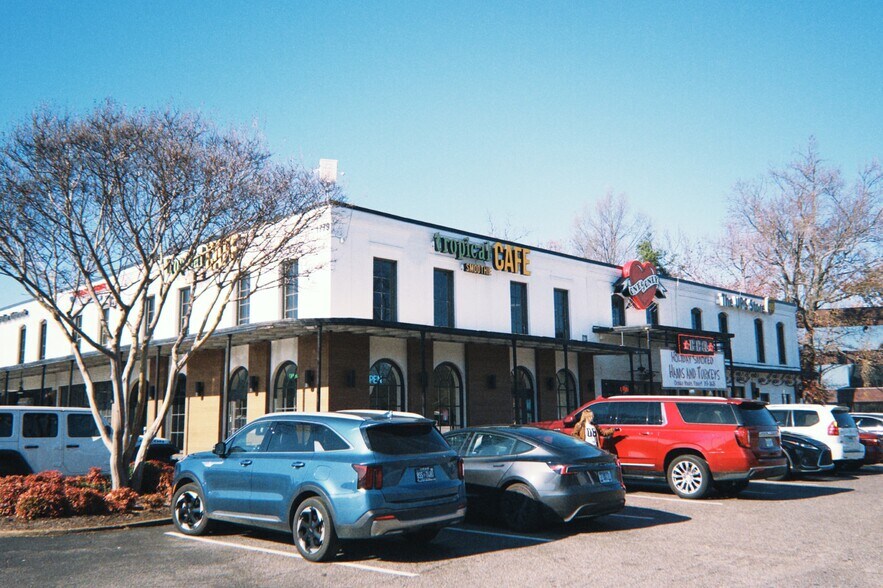 Primary Photo Of 1789-1799 Kirby Pky, Memphis General Retail For Sale