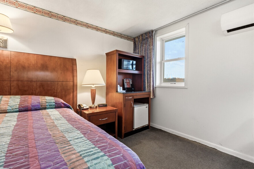 More Photos Of 6920 Motor Inn Dr, Huntingdon Hotel For Sale