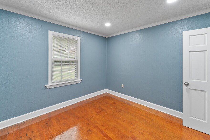 More Photos Of 2605 US Highway 80 W, Savannah Office For Sale