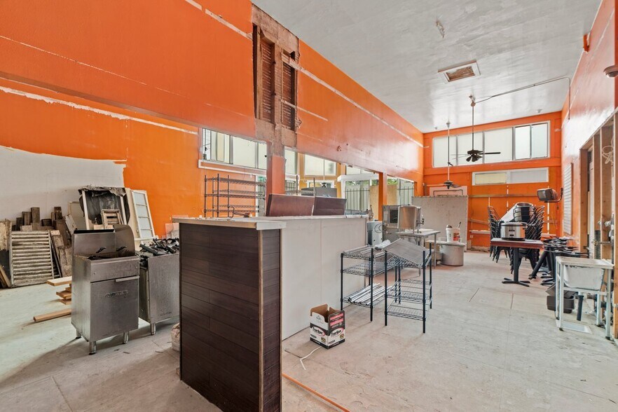 More Photos Of 5555-5559 Claremont Ave, Oakland Storefront For Sale