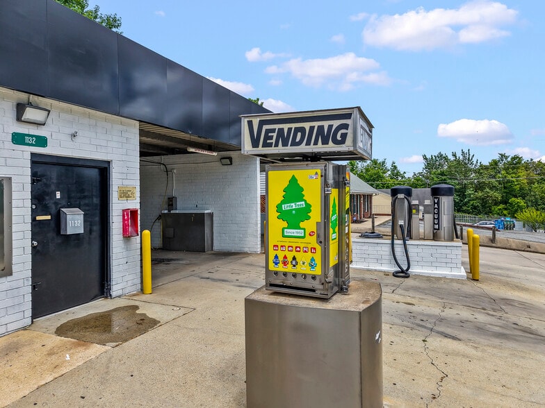 More Photos Of 1132 W Vandalia Rd, Greensboro Carwash For Sale
