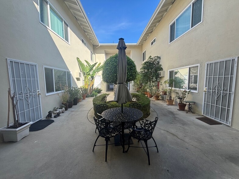 More Photos Of 4300 Tujunga Ave, Studio City Apartments For Sale