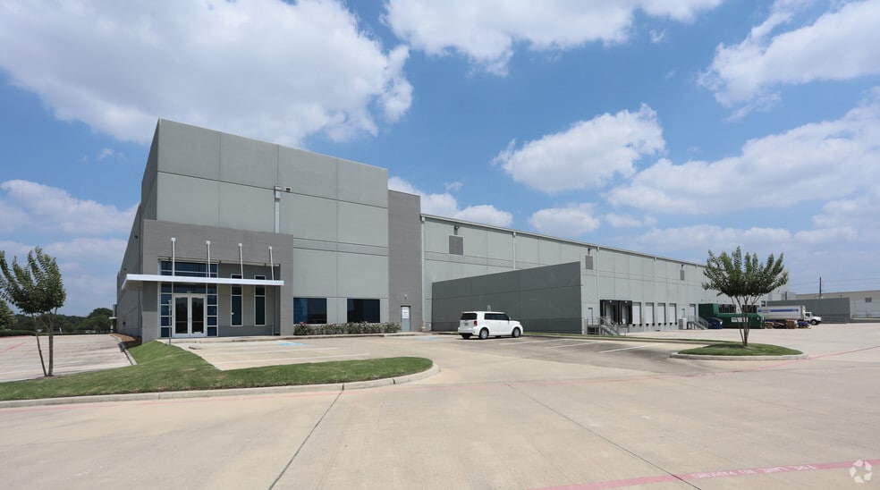 More Photos Of 350 Century Plaza Dr, Houston Warehouse For Lease