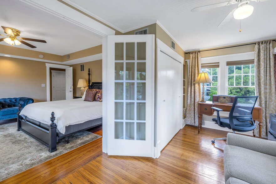 More Photos Of 635 Bay St NE, Saint Petersburg Hospitality For Sale