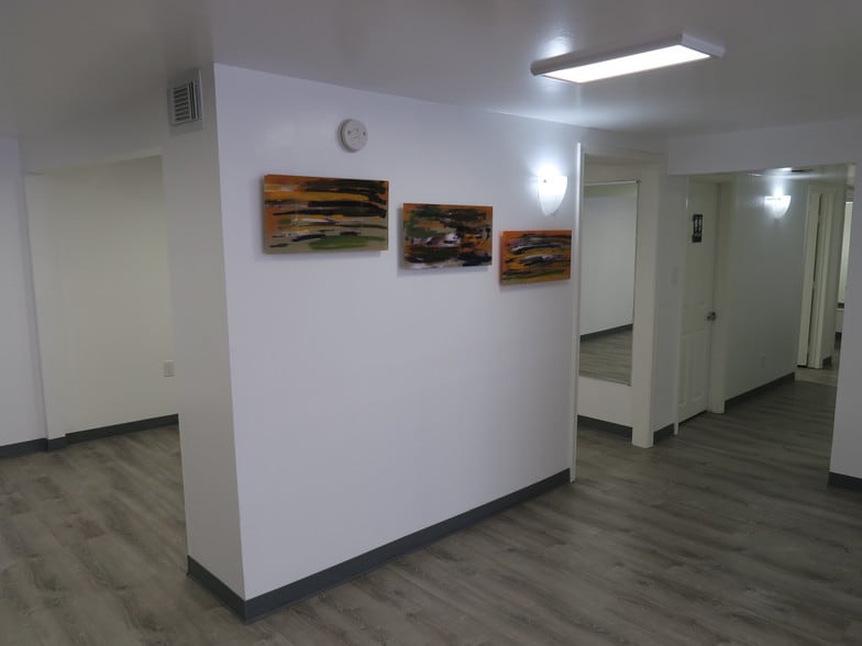 More Photos Of 5818 Southwest Fwy, Houston Showroom For Lease