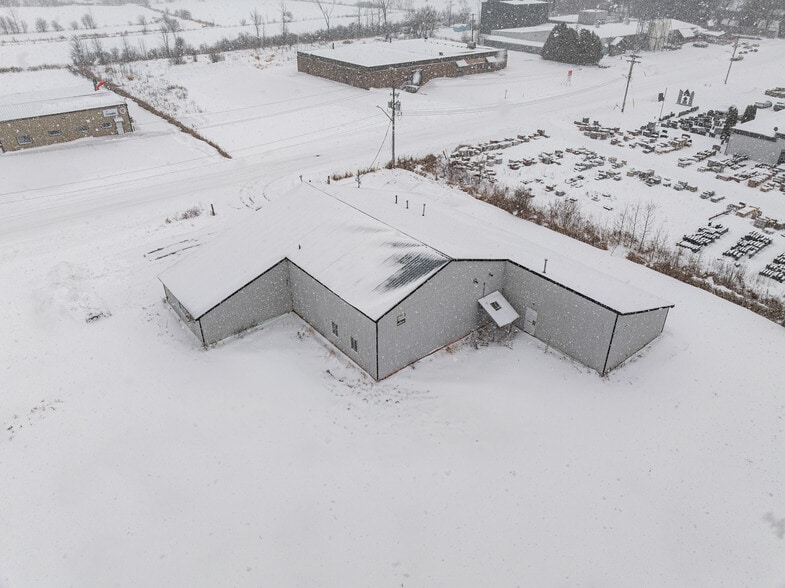 More Photos Of 19 Terry Fox Dr, Vankleek Hill Manufacturing For Sale