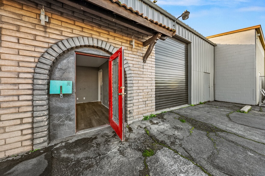 More Photos Of 727 Welch St, Medford Industrial For Sale