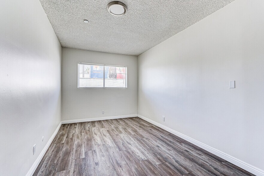 More Photos Of 2018 E La Palma Ave, Anaheim Apartments For Lease