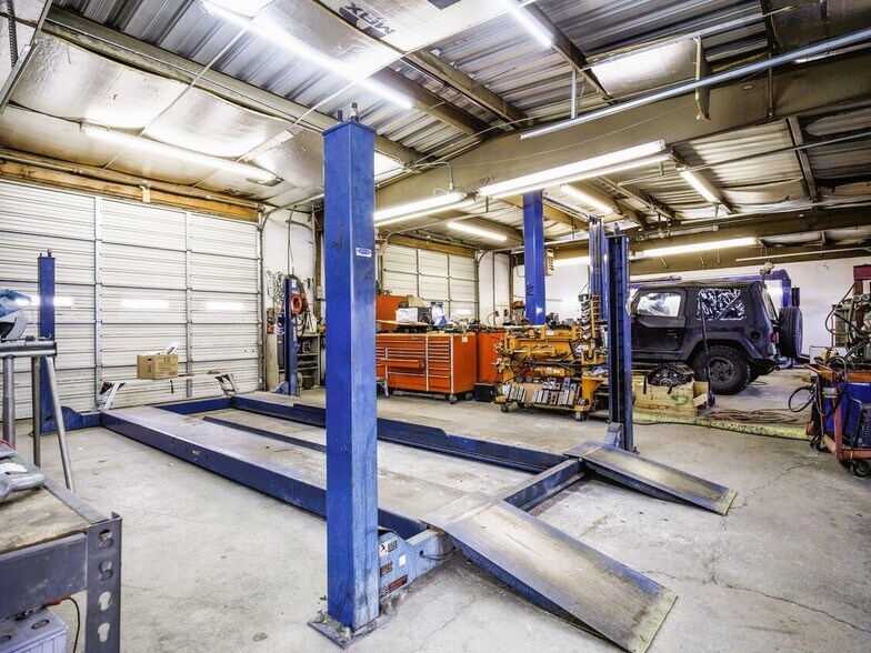 More Photos Of 1417 Industrial Way, Gardnerville Auto Repair For Sale