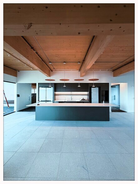 More Photos Of 2422 E 7th St, Austin Office For Lease